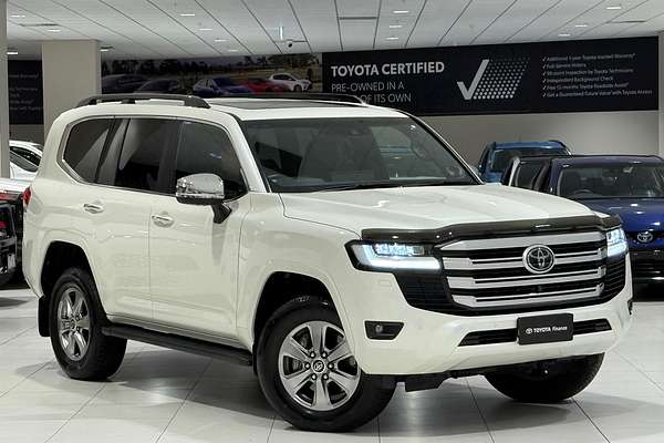 2023 Toyota Landcruiser Sahara FJA300R