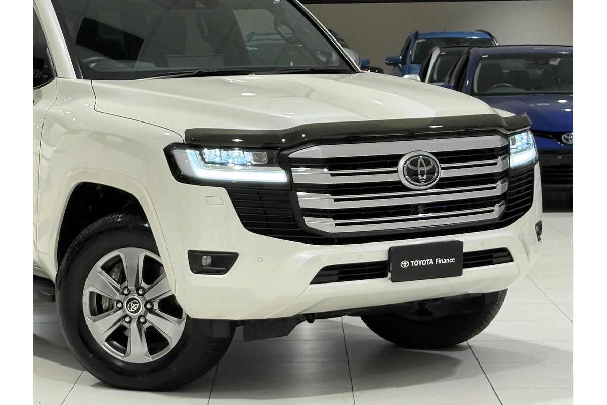 2023 Toyota Landcruiser Sahara FJA300R