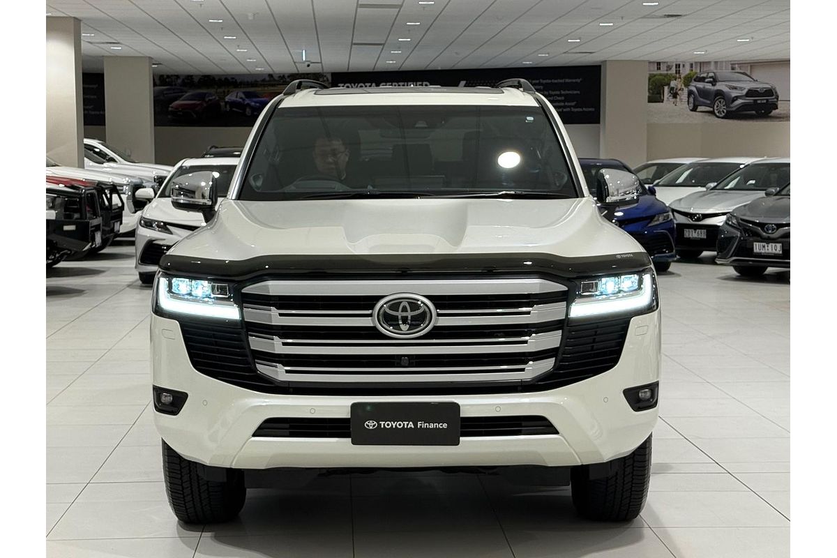 2023 Toyota Landcruiser Sahara FJA300R