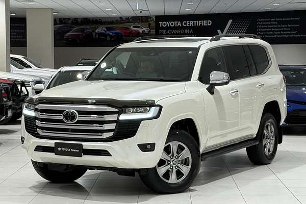 2023 Toyota Landcruiser Sahara FJA300R