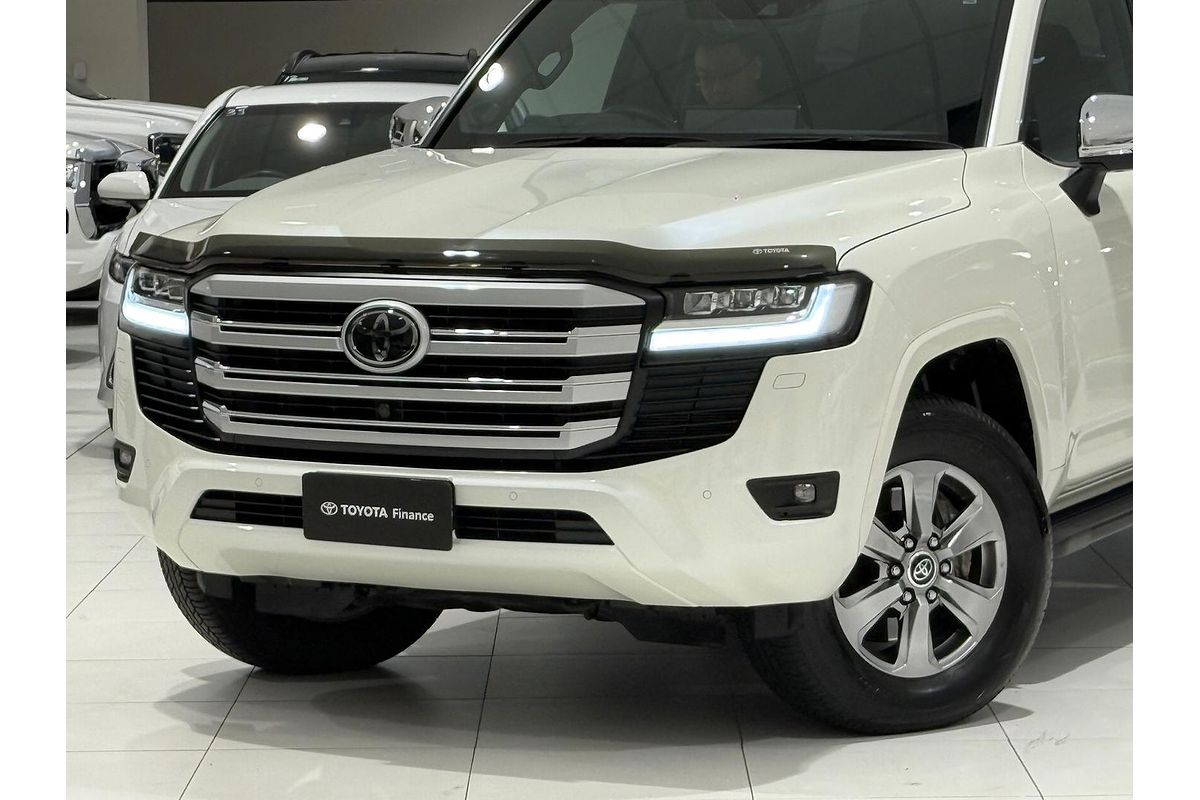 2023 Toyota Landcruiser Sahara FJA300R