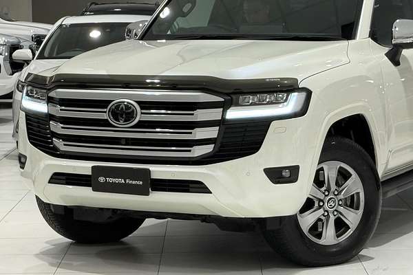 2023 Toyota Landcruiser Sahara FJA300R