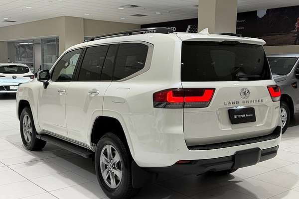 2023 Toyota Landcruiser Sahara FJA300R