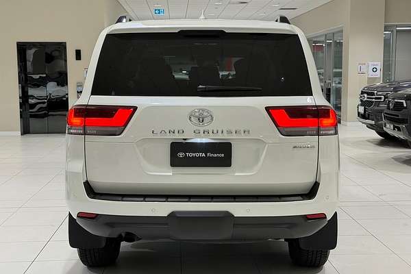 2023 Toyota Landcruiser Sahara FJA300R