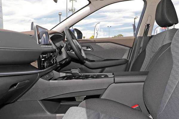2024 Nissan X-TRAIL ST T33