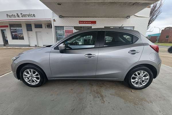 2015 Mazda 2 Maxx DJ Series