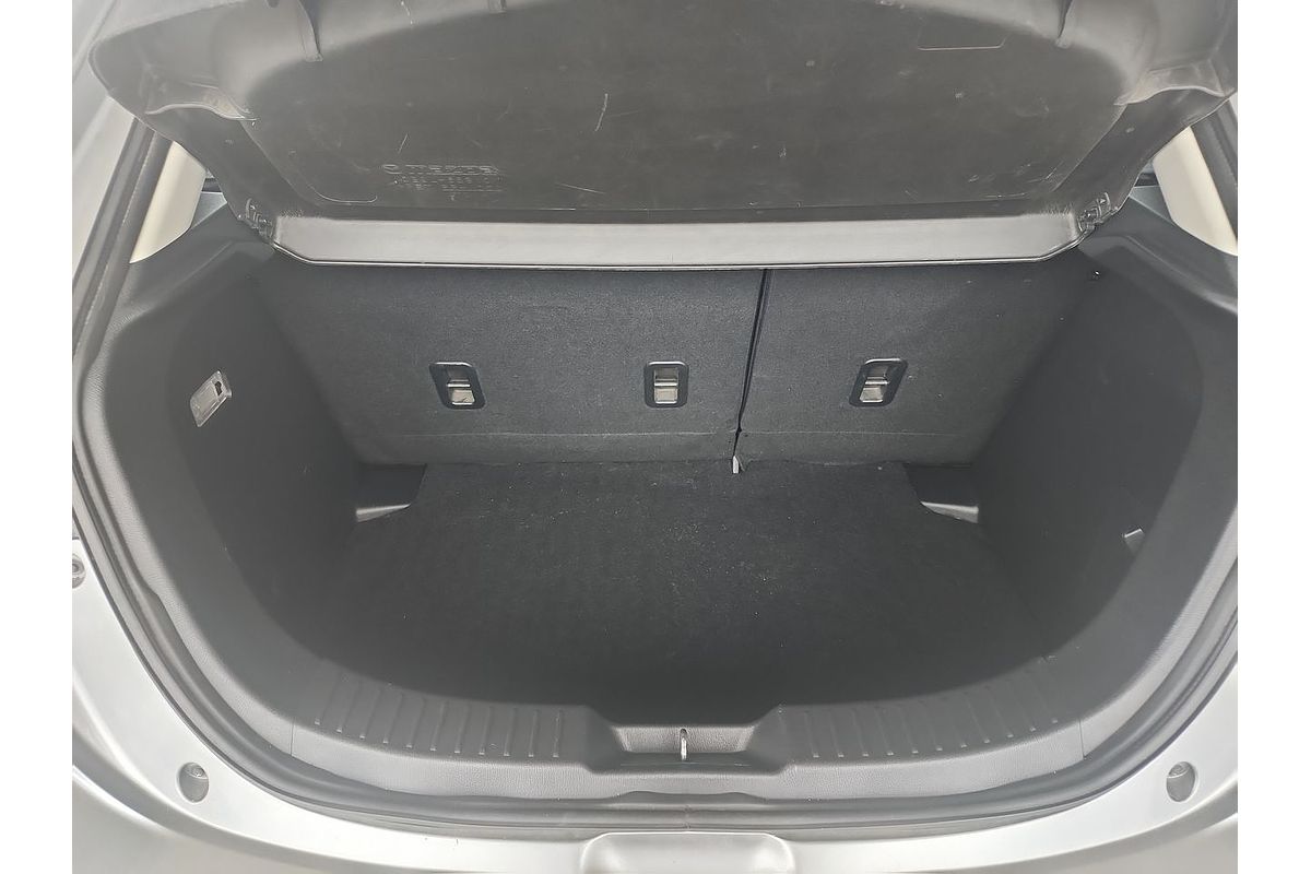 2015 Mazda 2 Maxx DJ Series