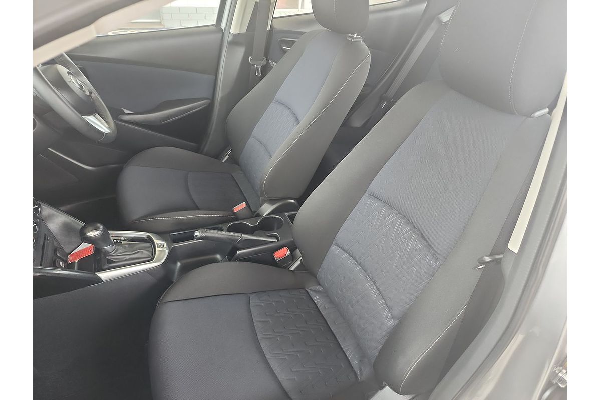 2015 Mazda 2 Maxx DJ Series
