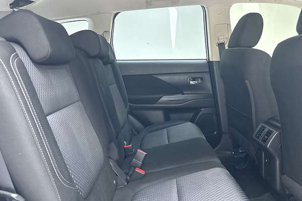 2018 Mitsubishi Outlander ES ZL