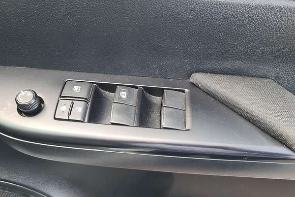 2018 Toyota Hilux SR GUN126R 4X4