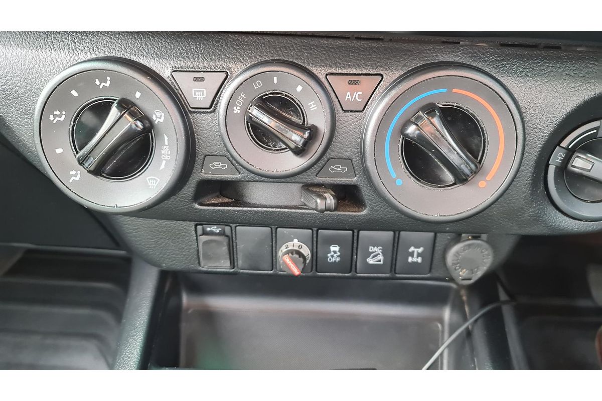 2018 Toyota Hilux SR GUN126R 4X4