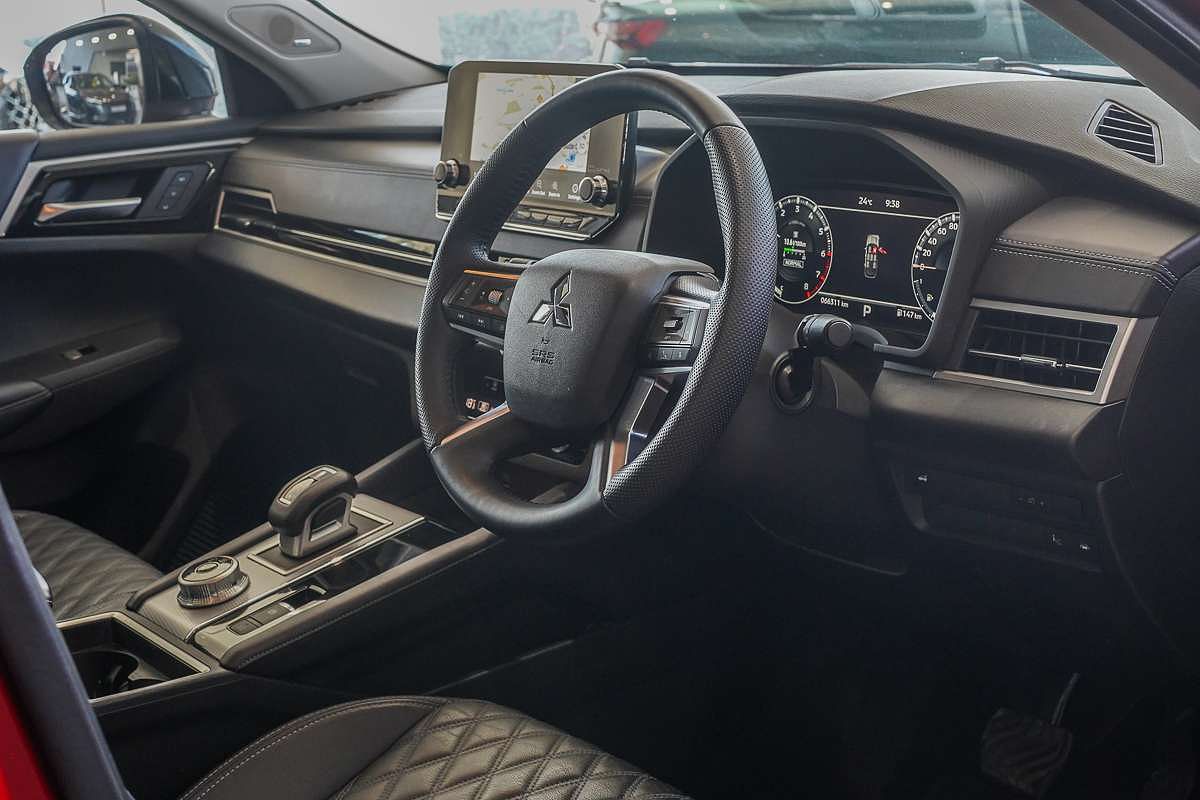 2022 Mitsubishi Outlander Exceed ZM