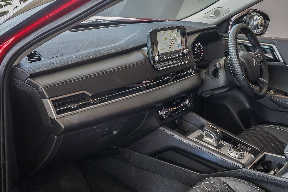 2022 Mitsubishi Outlander Exceed ZM