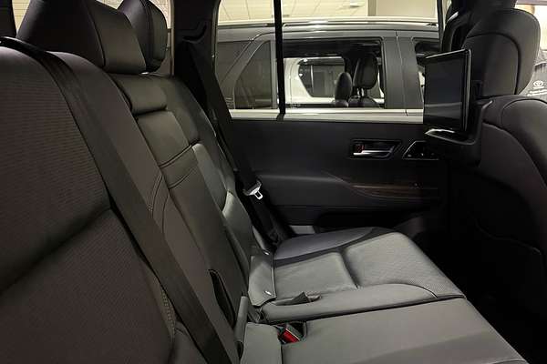 2023 Toyota Landcruiser Sahara FJA300R