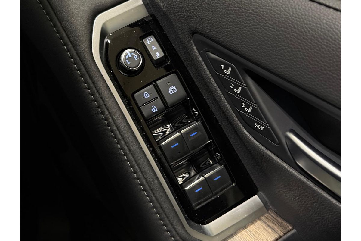 2023 Toyota Landcruiser Sahara FJA300R