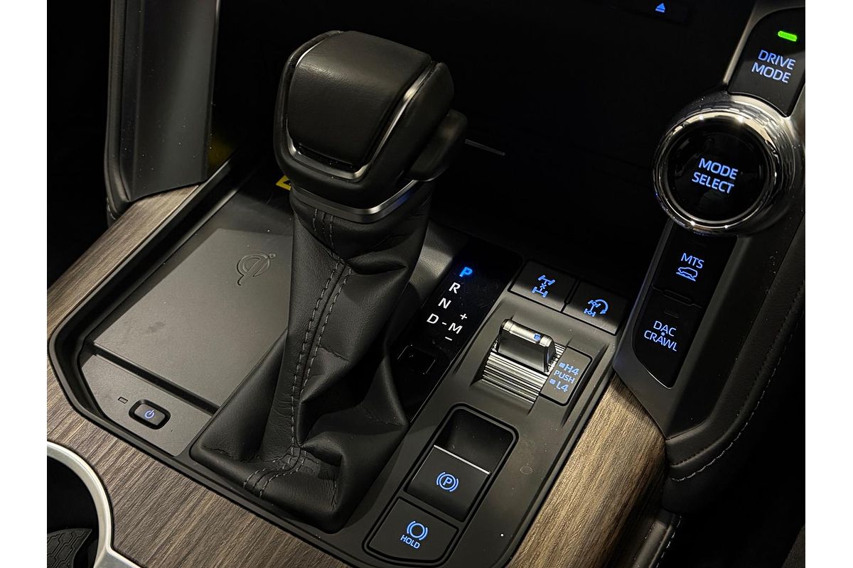 2023 Toyota Landcruiser Sahara FJA300R