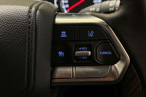 2023 Toyota Landcruiser Sahara FJA300R