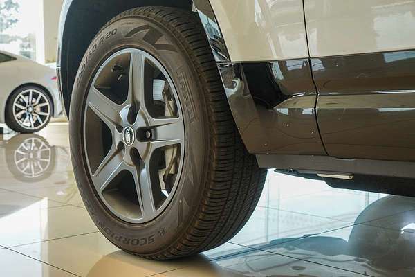 2024 Land Rover Defender 110 P400e X-Dynamic SE L663