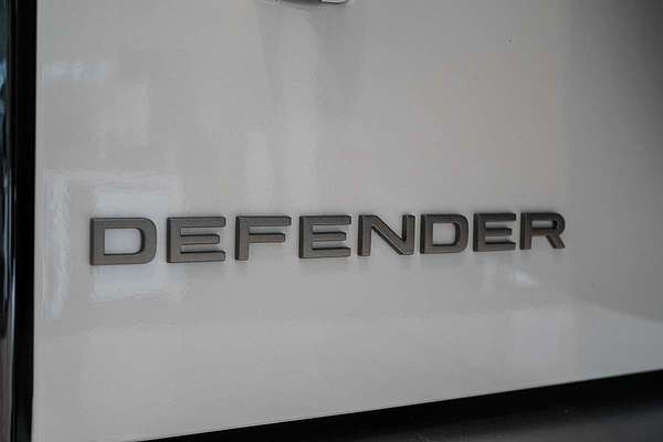 2024 Land Rover Defender 110 P400e X-Dynamic SE L663