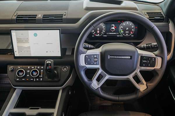 2024 Land Rover Defender 110 P400e X-Dynamic SE L663