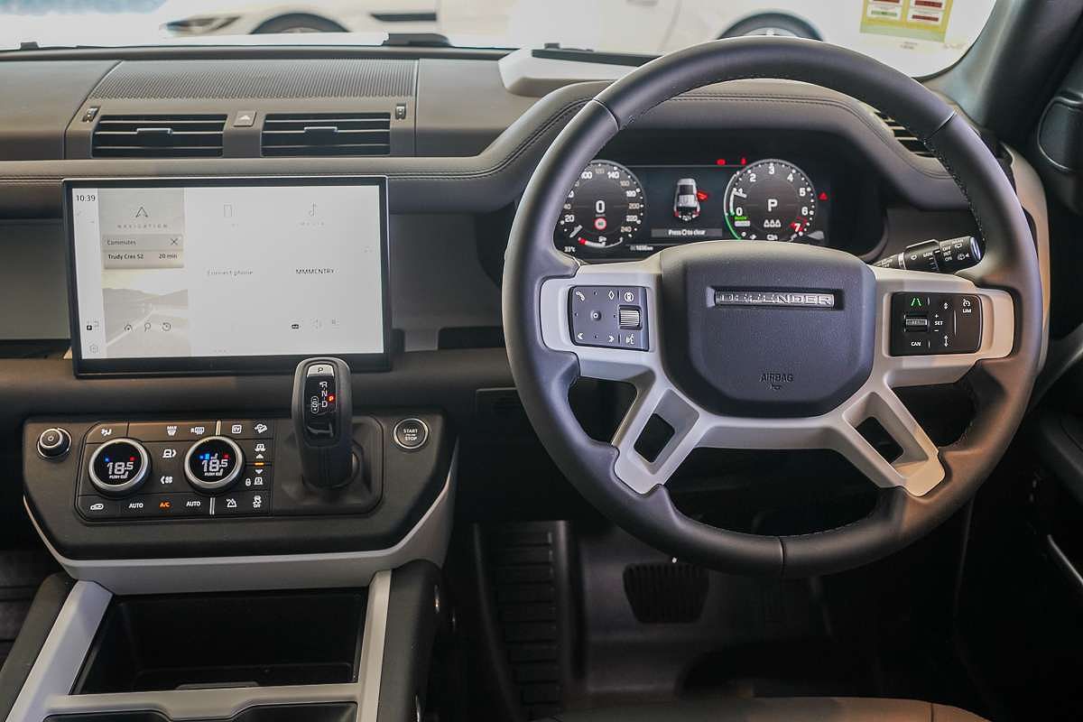 2024 Land Rover Defender 110 P400e X-Dynamic SE L663