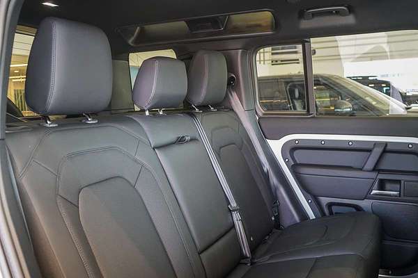2024 Land Rover Defender 110 P400e X-Dynamic SE L663