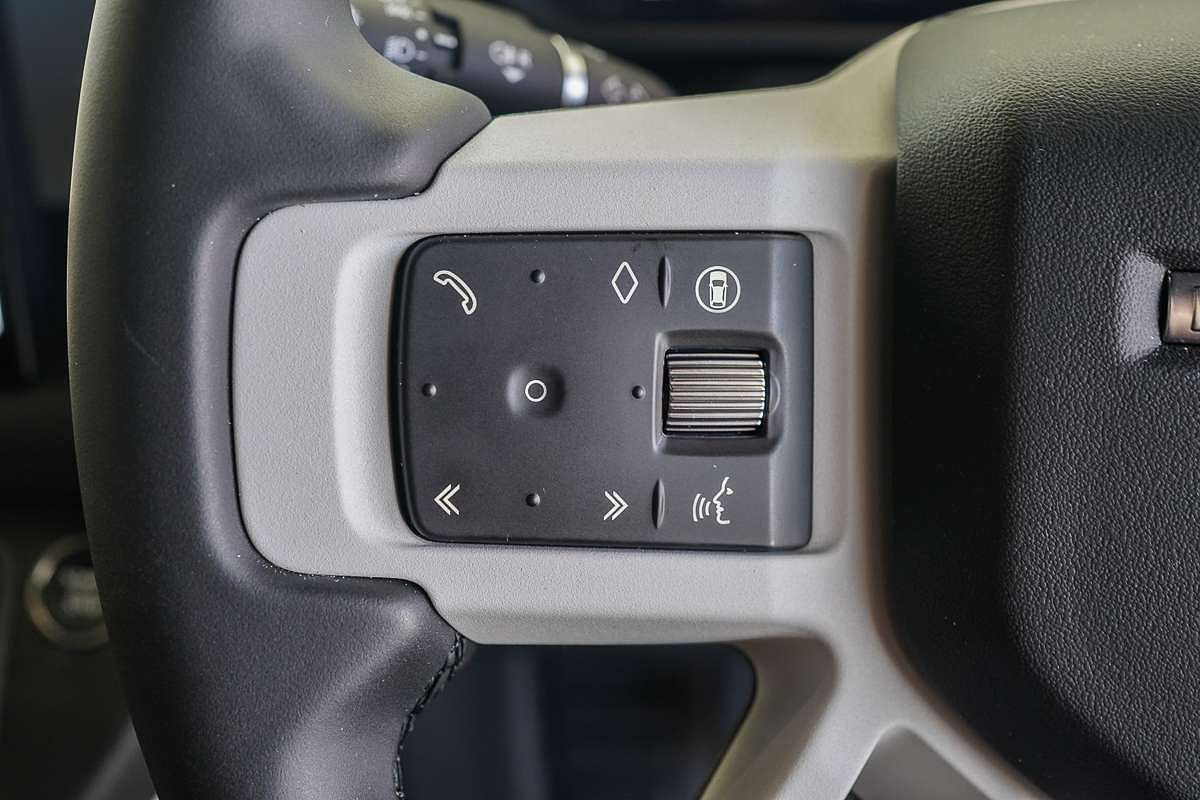 2024 Land Rover Defender 110 P400e X-Dynamic SE L663