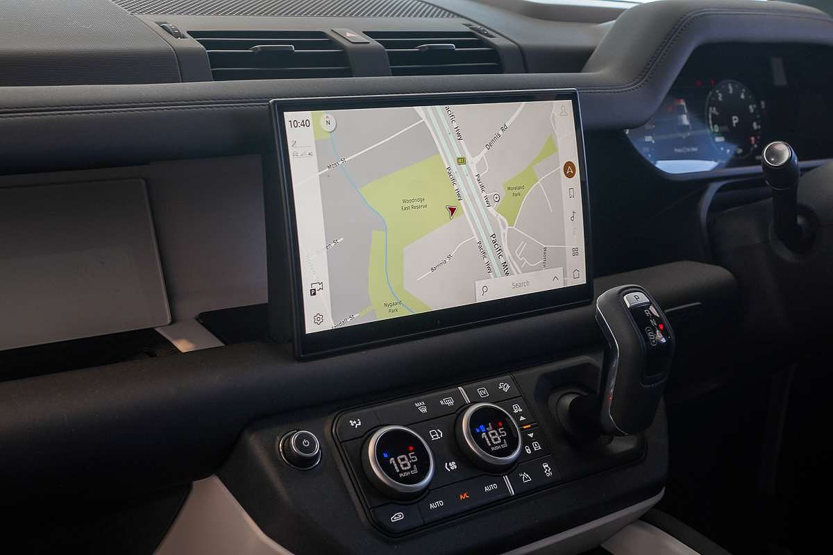 2024 Land Rover Defender 110 P400e X-Dynamic SE L663