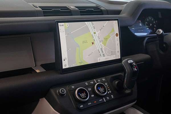 2024 Land Rover Defender 110 P400e X-Dynamic SE L663