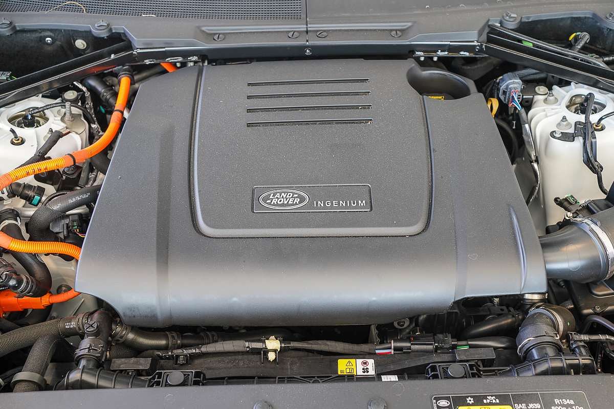 2024 Land Rover Defender 110 P400e X-Dynamic SE L663