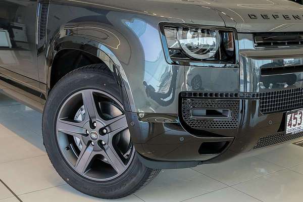 2025 Land Rover Defender 110 P400e X-Dynamic SE L663