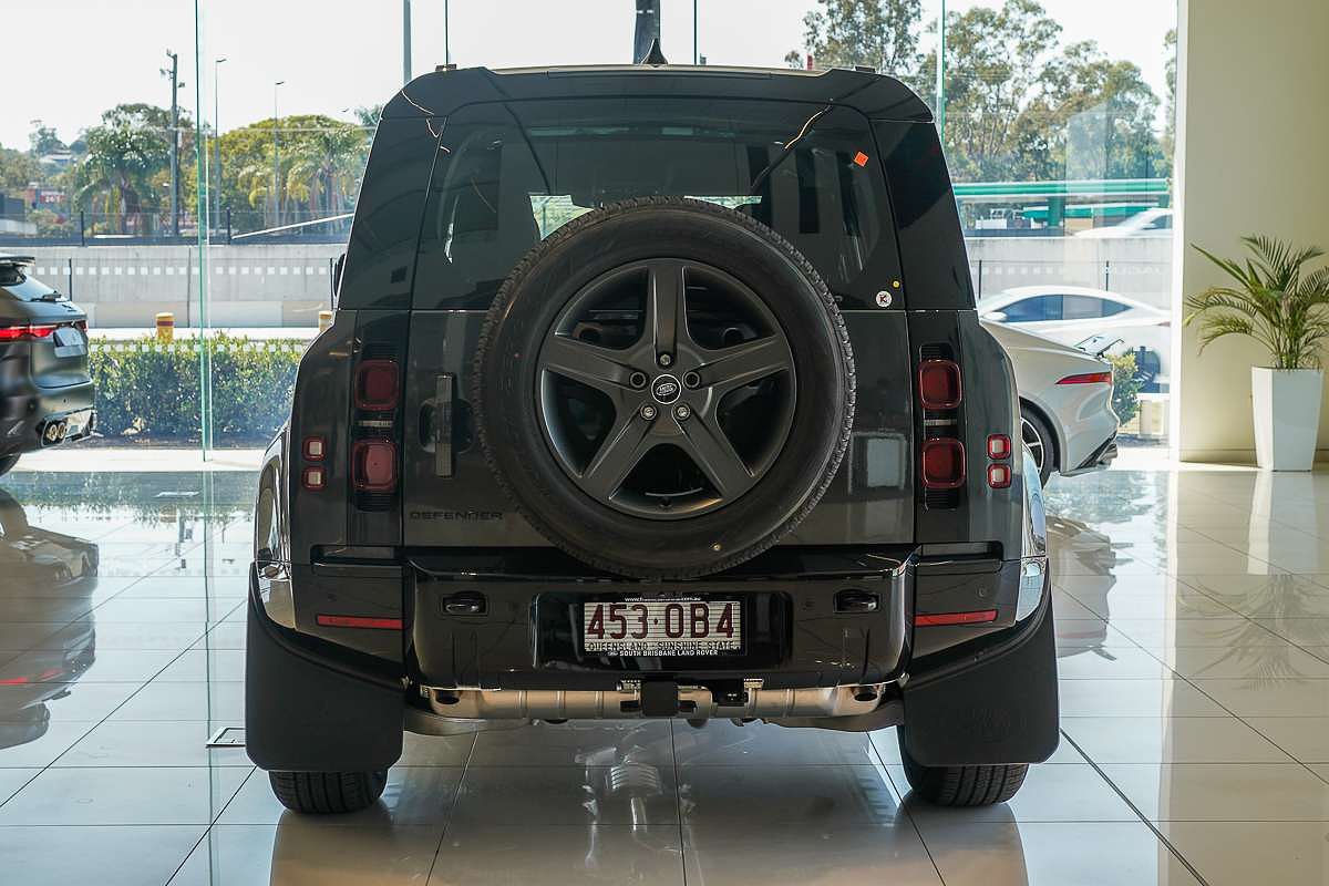 2025 Land Rover Defender 110 P400e X-Dynamic SE L663