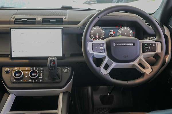 2025 Land Rover Defender 110 P400e X-Dynamic SE L663
