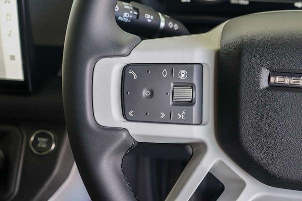 2025 Land Rover Defender 110 P400e X-Dynamic SE L663
