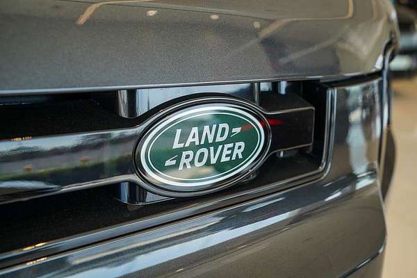 2025 Land Rover Defender 110 P400e X-Dynamic SE L663