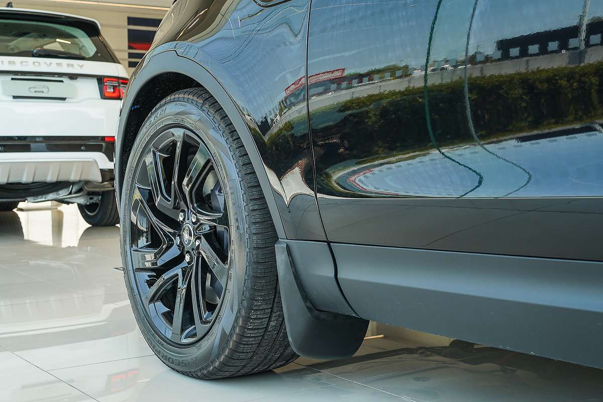 2024 Land Rover Discovery D350 S Series 5