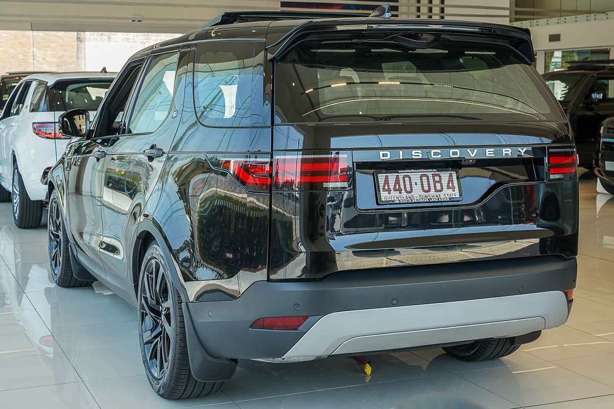 2024 Land Rover Discovery D350 S Series 5