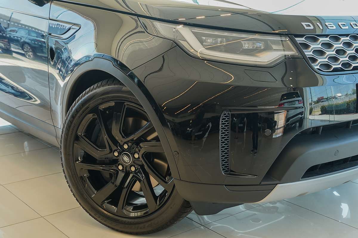 2024 Land Rover Discovery D350 S Series 5