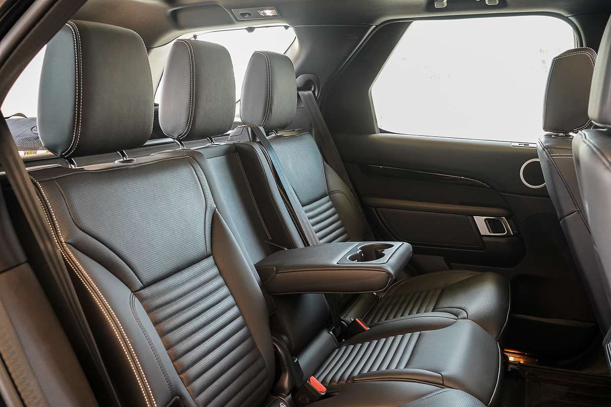 2024 Land Rover Discovery D350 S Series 5