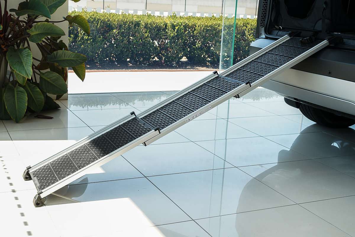 2024 Land Rover Discovery D350 S Series 5