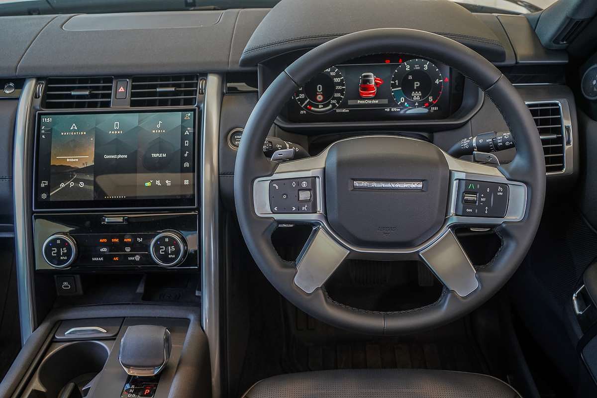 2024 Land Rover Discovery D350 S Series 5