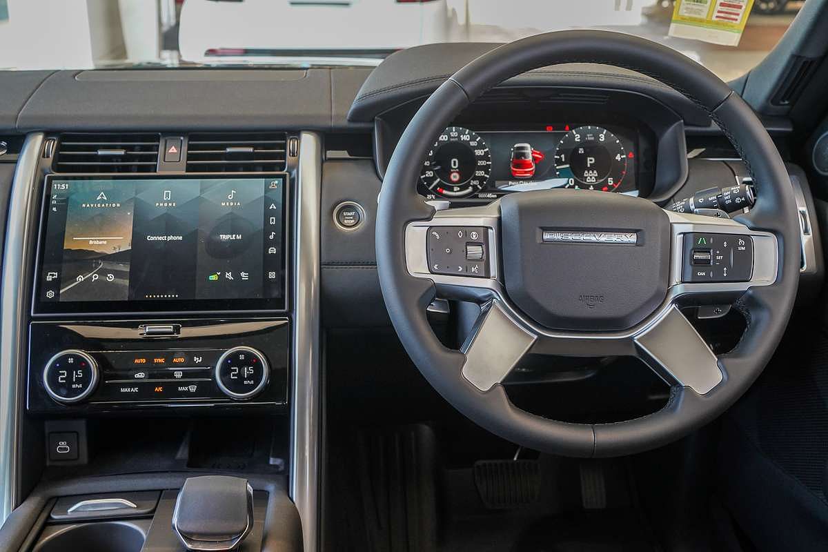 2024 Land Rover Discovery D350 S Series 5