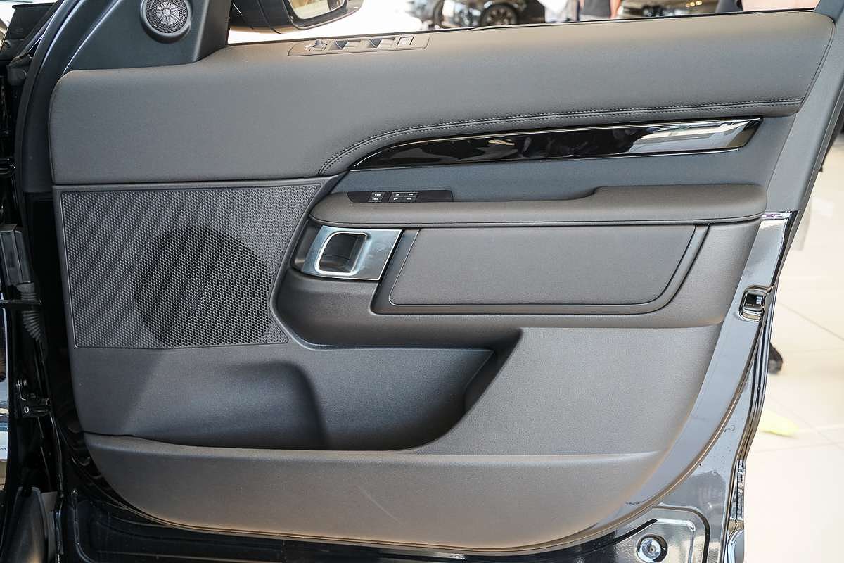 2024 Land Rover Discovery D350 S Series 5