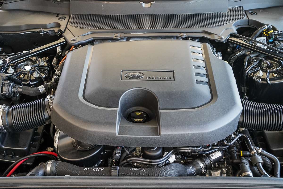 2024 Land Rover Discovery D350 S Series 5