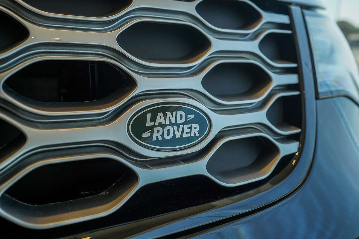 2024 Land Rover Discovery D350 S Series 5