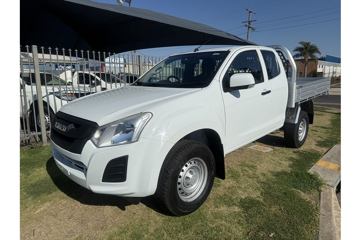 2017 Isuzu D-MAX SX High Ride Rear Wheel Drive