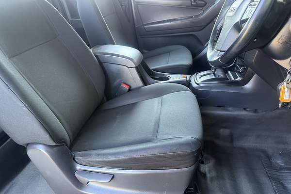 2017 Isuzu D-MAX SX High Ride Rear Wheel Drive