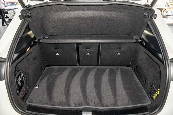 2025 Mercedes-Benz GLA-Class GLA200 H247