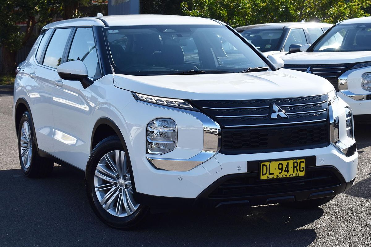 2024 Mitsubishi Outlander ES ZM