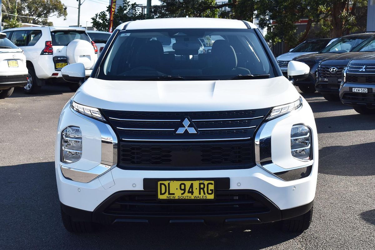 2024 Mitsubishi Outlander ES ZM